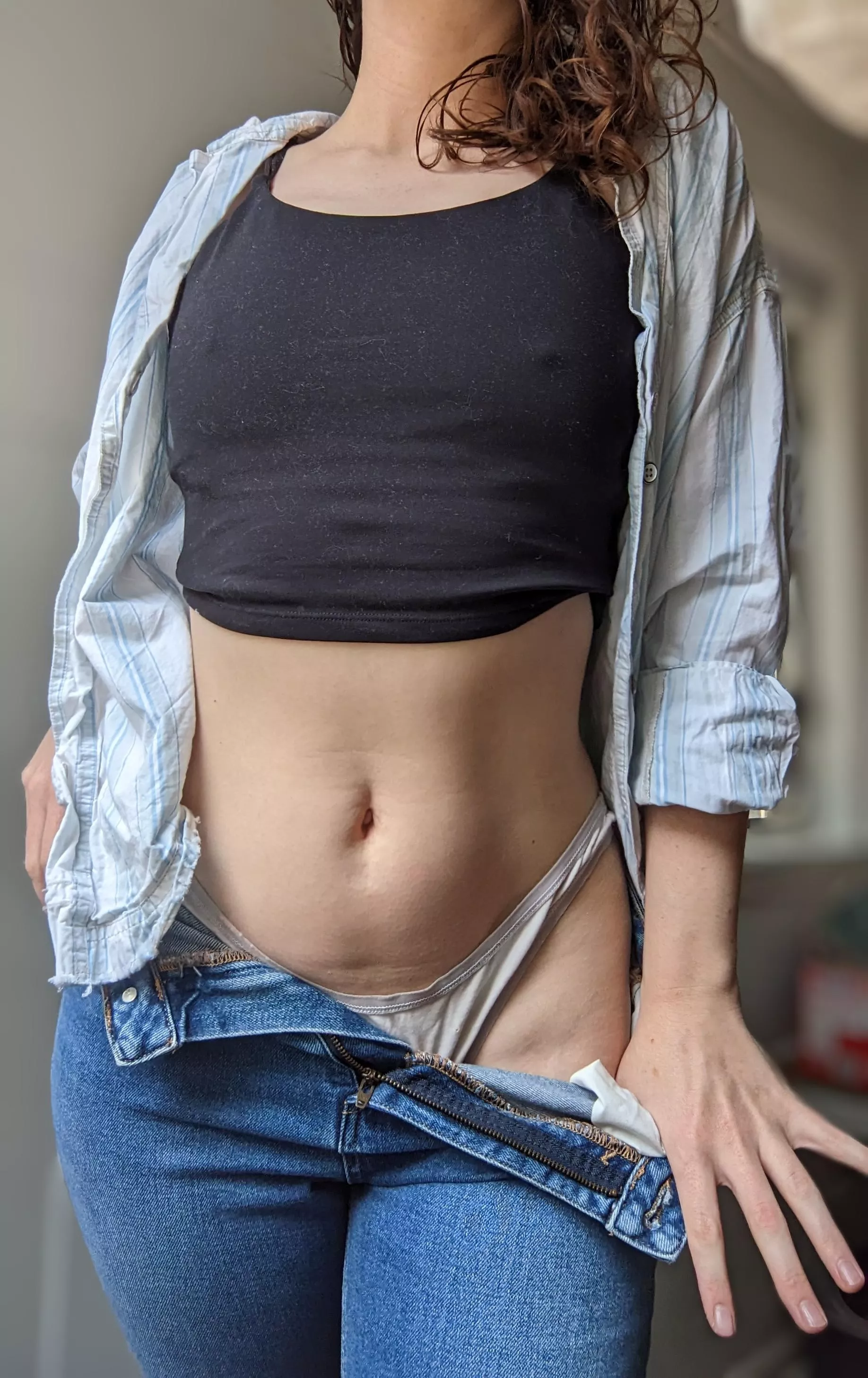Stomach ready for kissing [F]