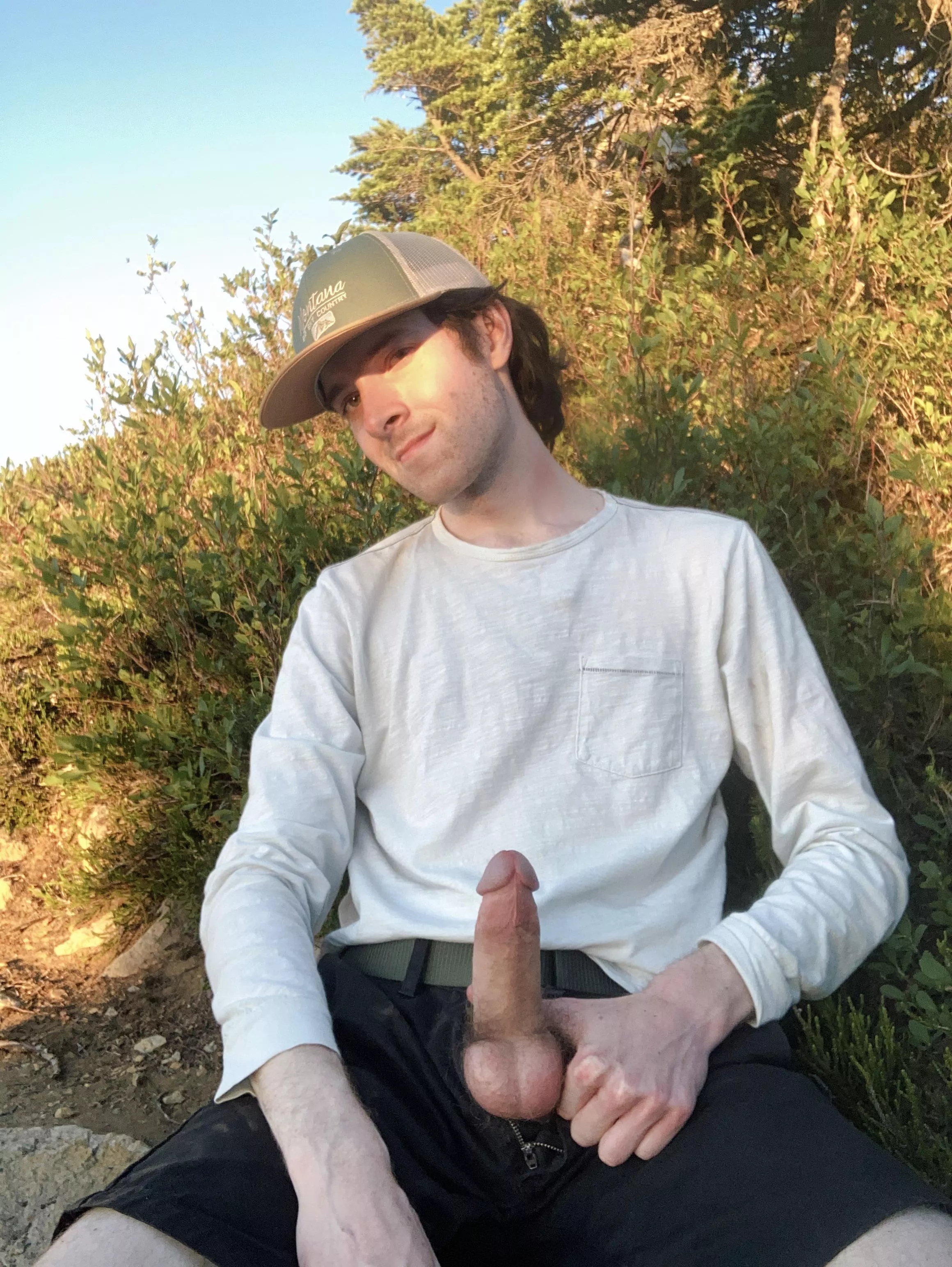 Summertime, cock out ☀️