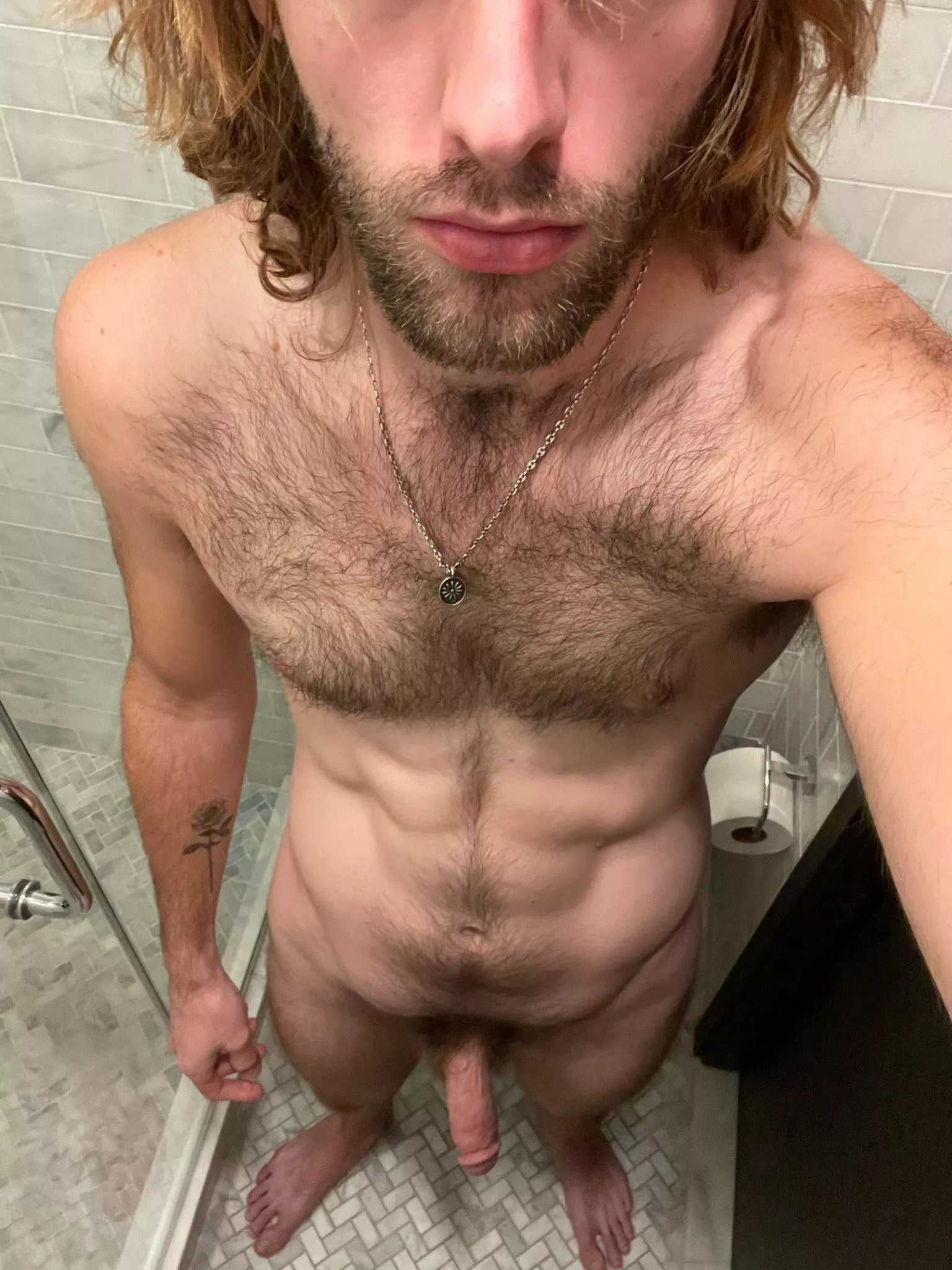 who wants to scrub my hairy chest down after we get dirty😈?