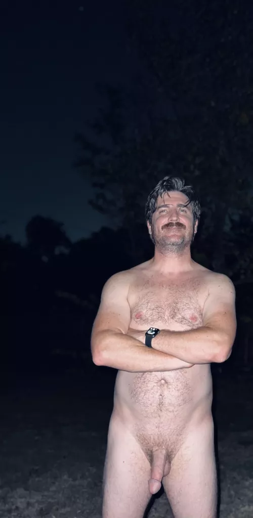 [38] Meet me outside for some late night fun