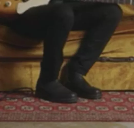 Can anyone identify these boots?