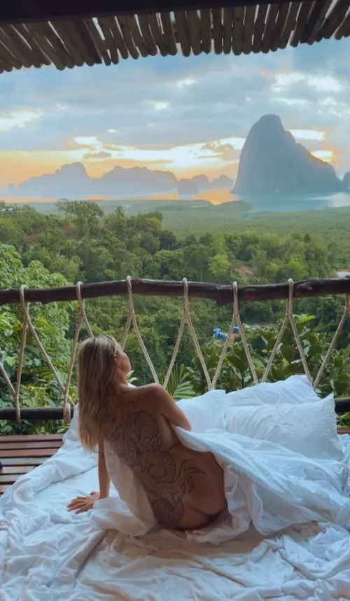 I really need my ass spanked… can you help?🥺