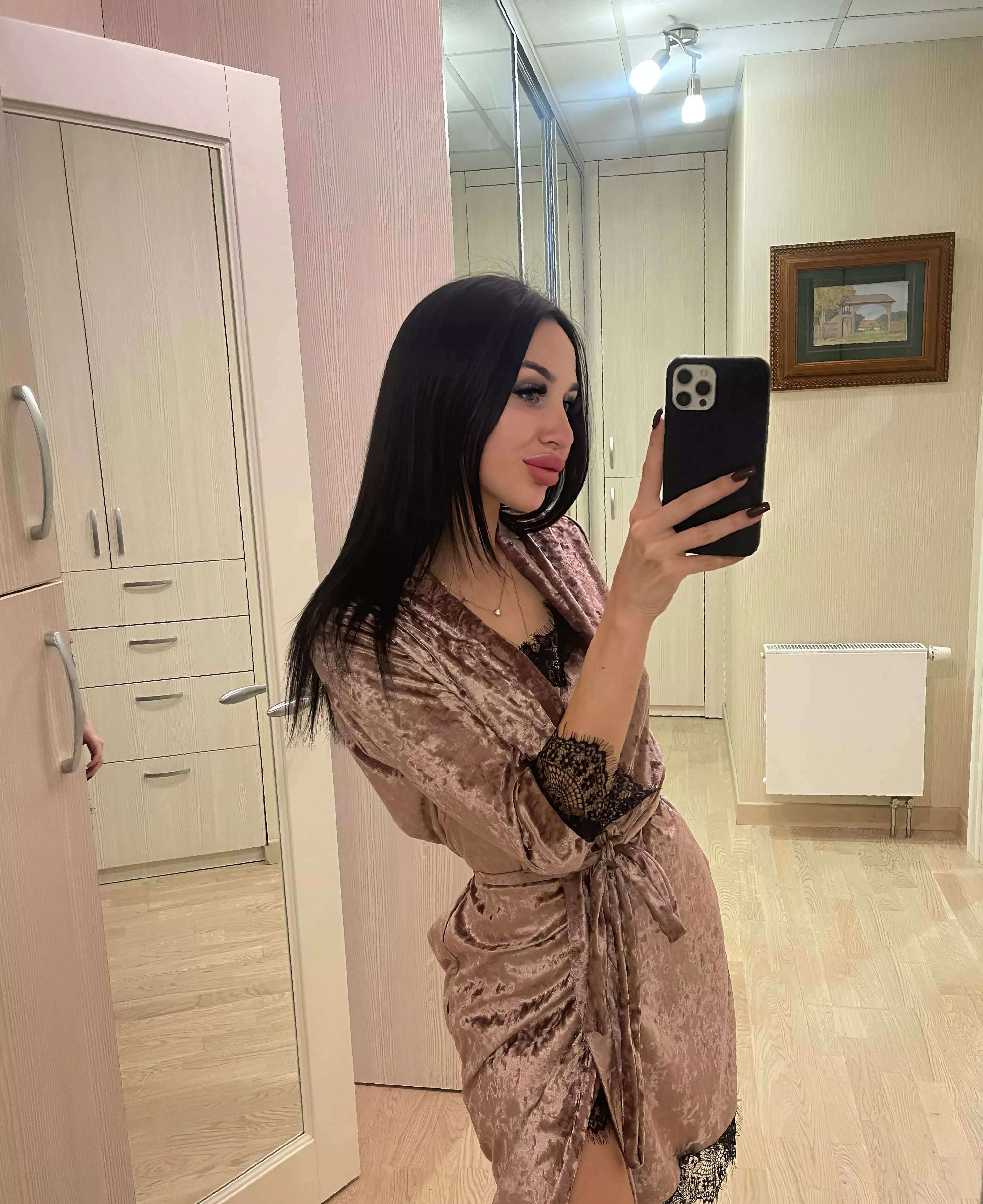 I'm so bored alone in this house