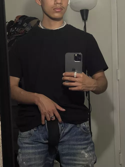 lmk when you see it 🫣