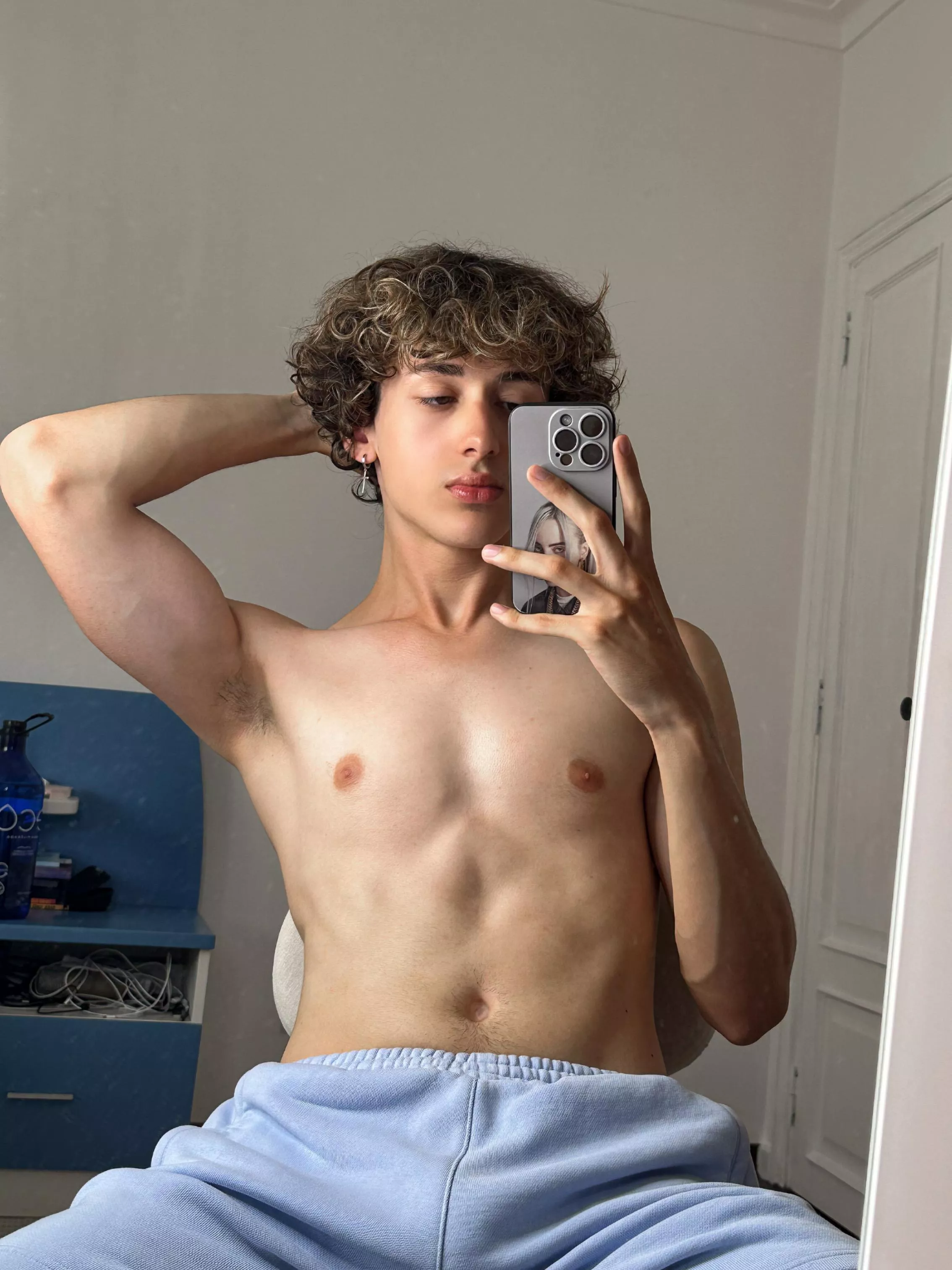this twink could use some love ;)