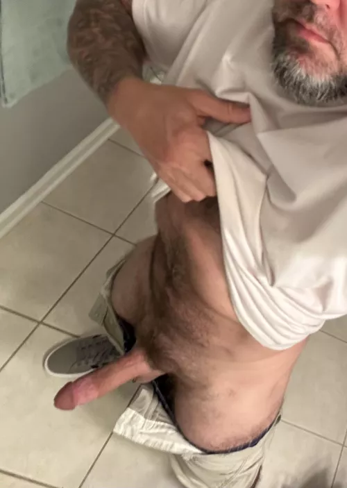 Would u fuck a (46)yr old Dad on the first date?