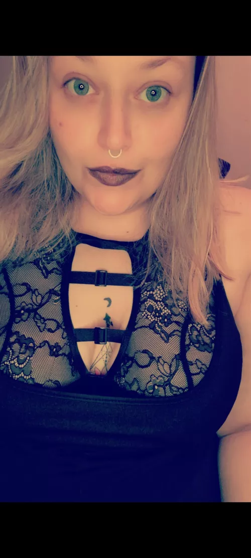 😘 happy Friday babes