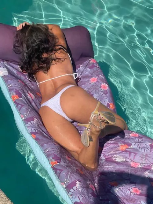 Waiting for your thoughts...