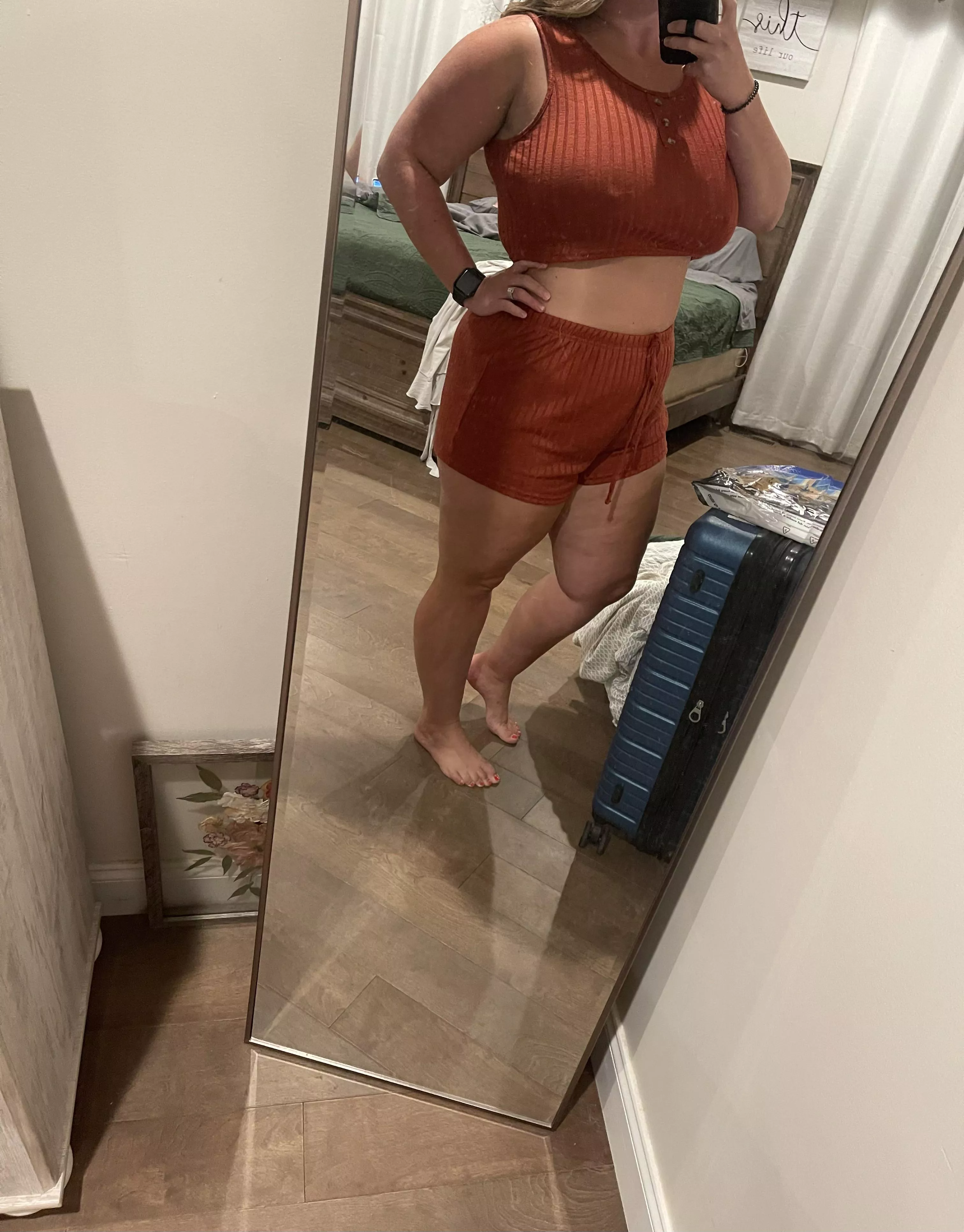 Come cuddle this slutty wife I promise you’ll enjoy it!