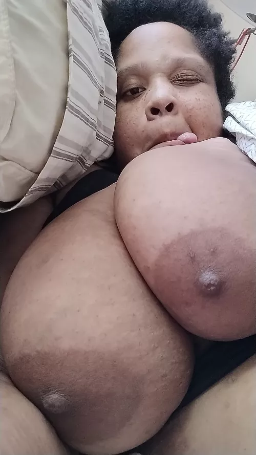 Do you like mommy slutty TIG ol BIDDIES!?