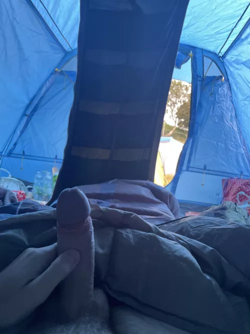 Having a hard time camping at this festival 🥵