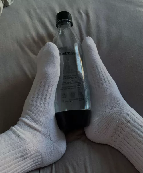 I bet you’ve never received a sockjob like that😈