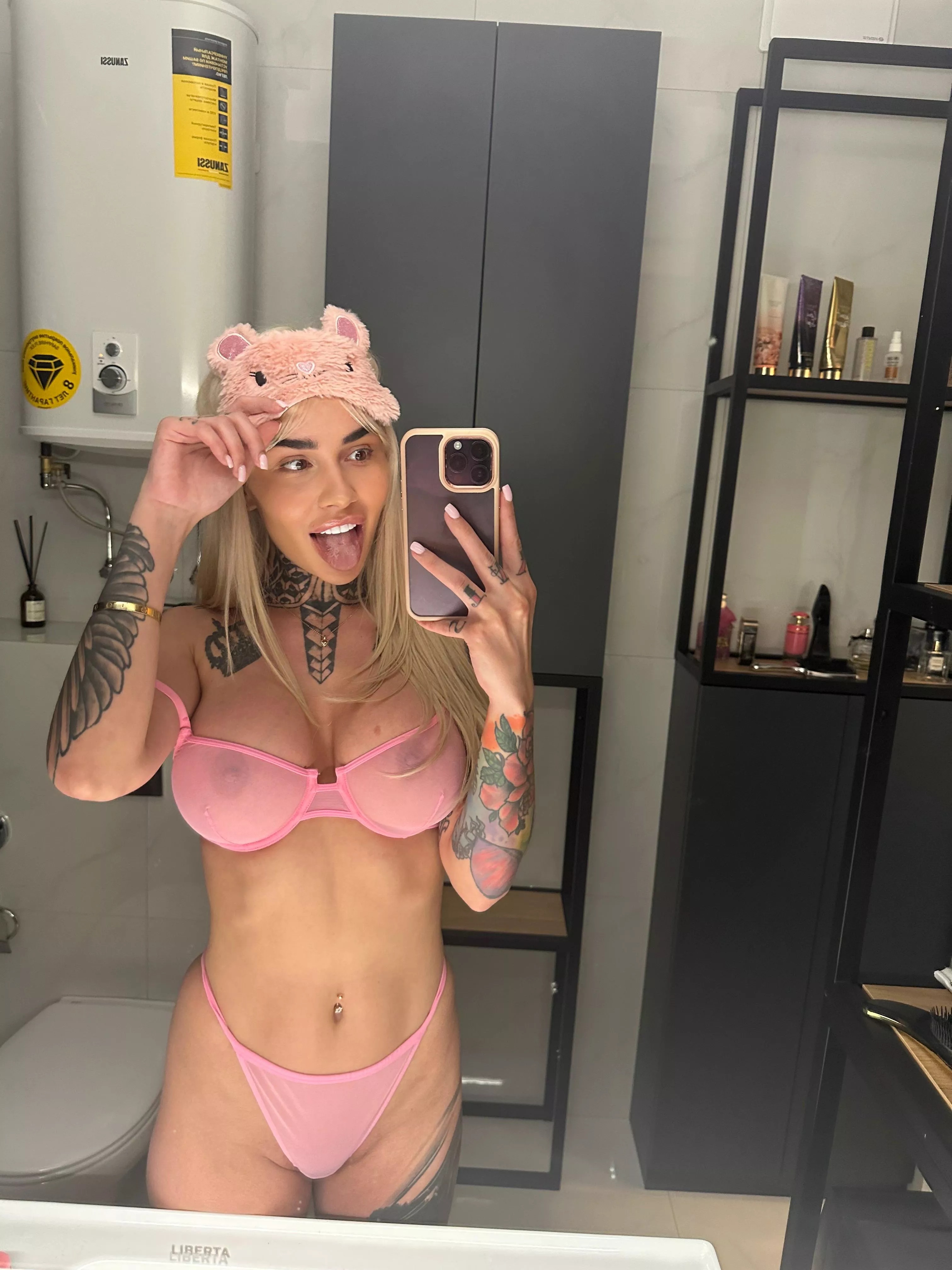 Restrain my naughty tits