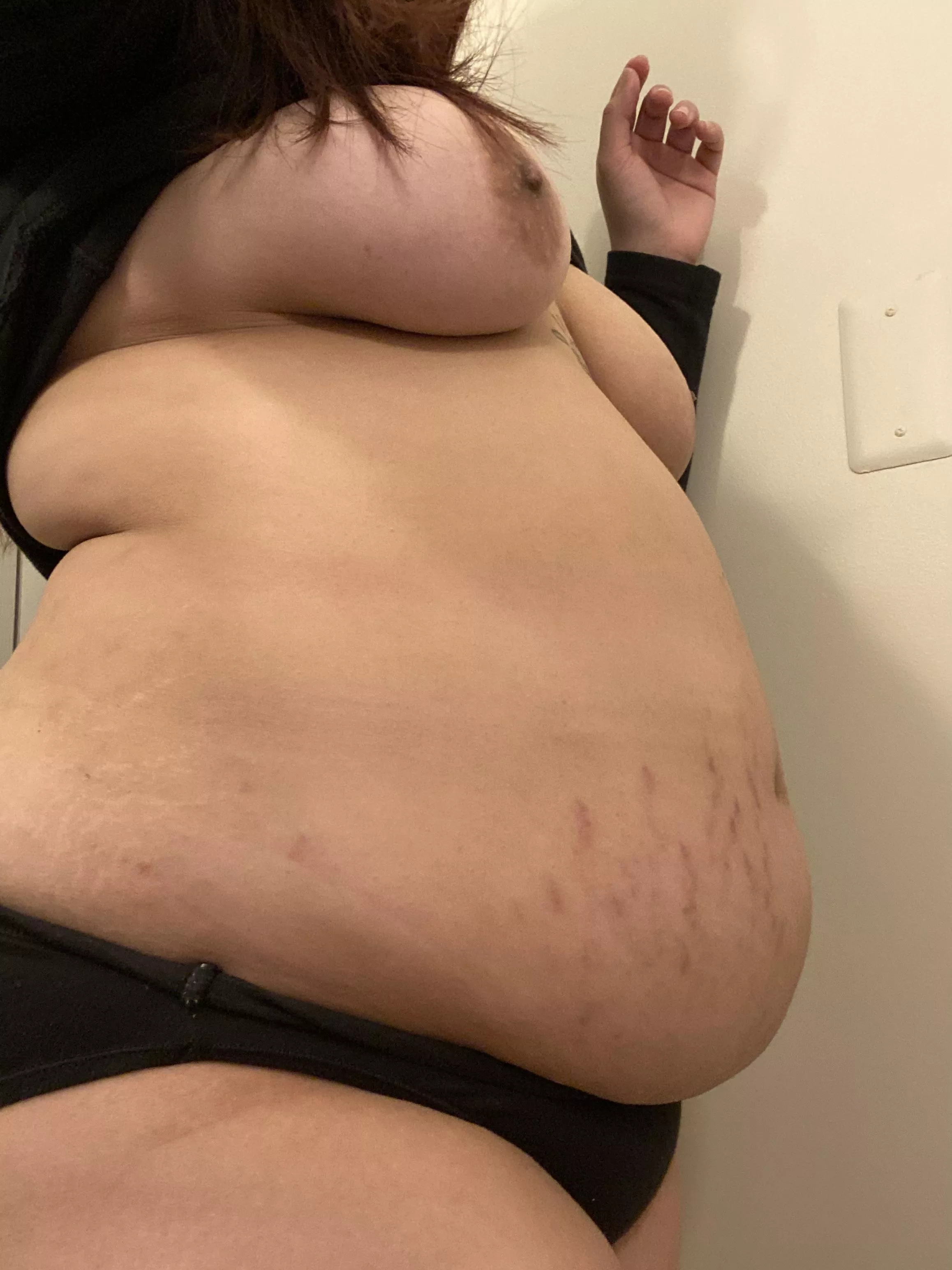 Submitting my application to be your feedee cumslut 😳🐷