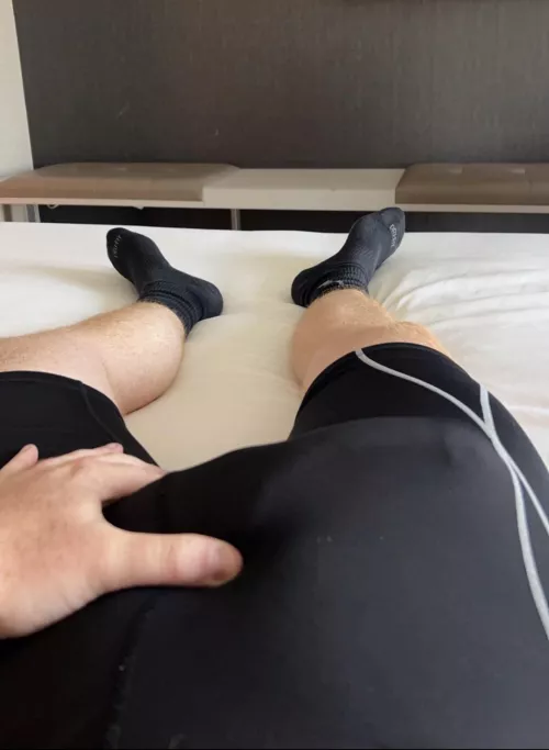 [28]— honestly hate underwear, but have to in the gym to control the flopping. The boys gotta breath. Looking for other dudes who like showing off, boys being boys in the locker room vibes. Ex hockey player here so other athletes are ideal