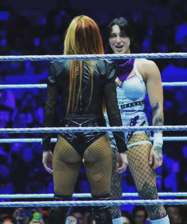 Becky Lynch ass
