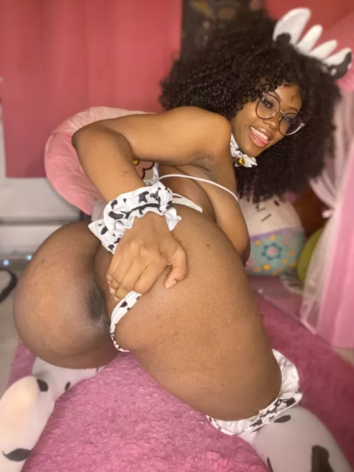 Do you like girls with asses like mine?