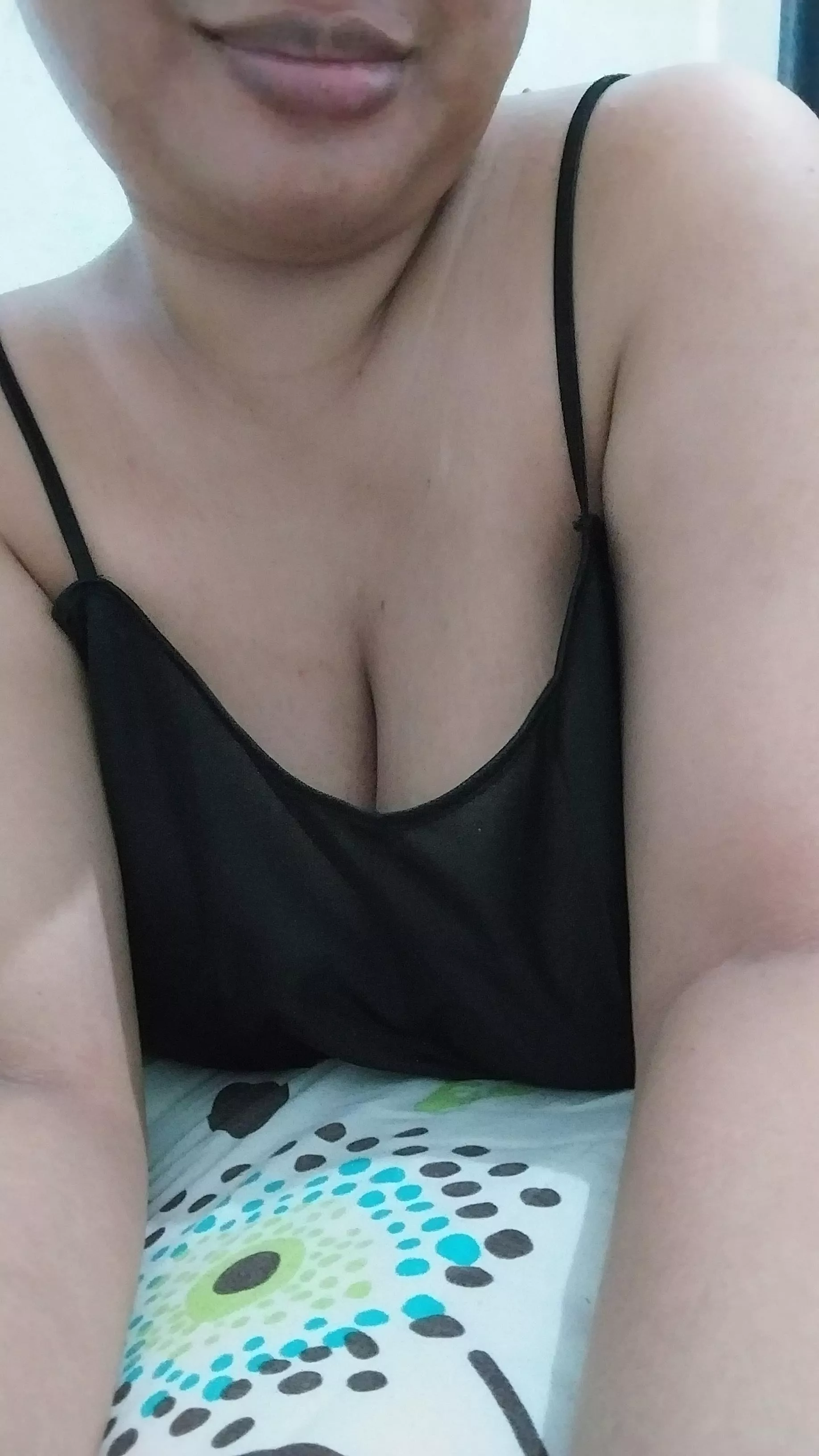 [F] I smell like roses tonight