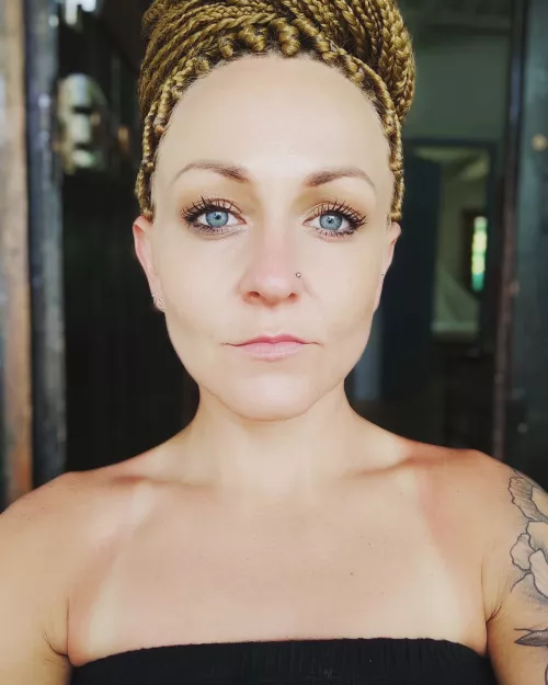 Face from Memories in Kenya beach