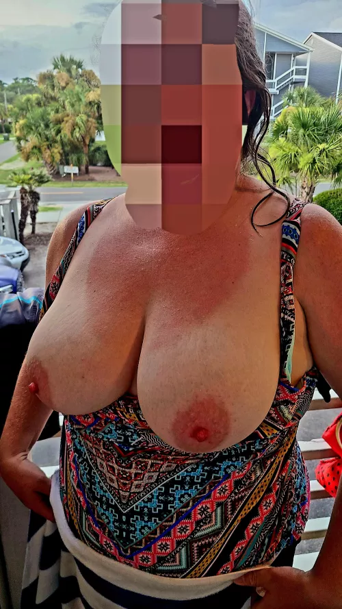 Flashing and wet titties to anyone nearby