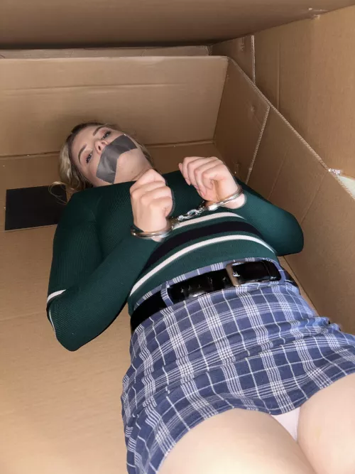 I can't escape from this metal cuffs