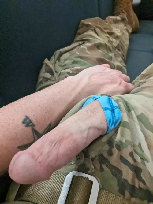 I like to have it out during work. Could u secretly service me?