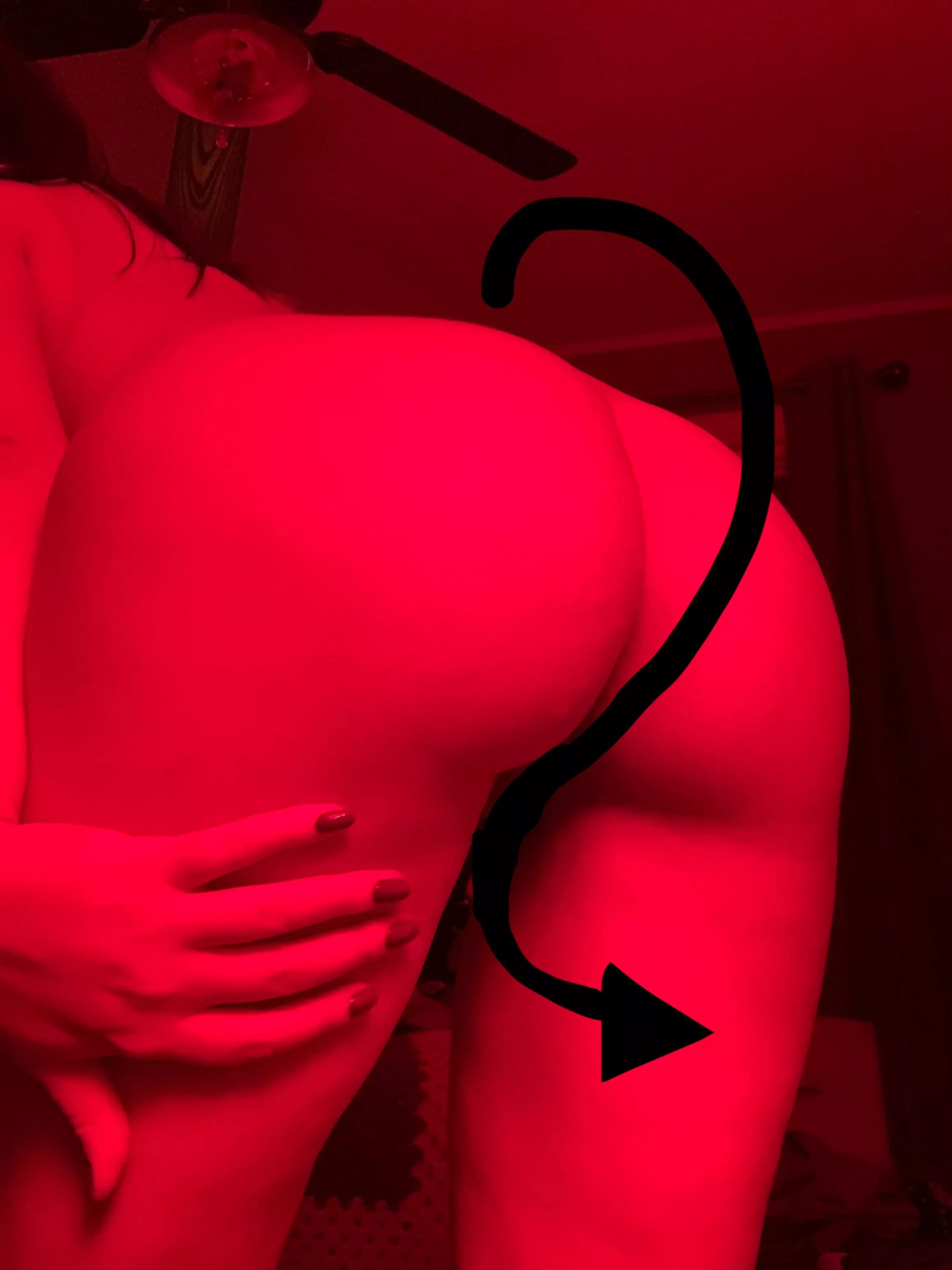 If you guess the right color of my nails I’ll send you this uncensored 😘