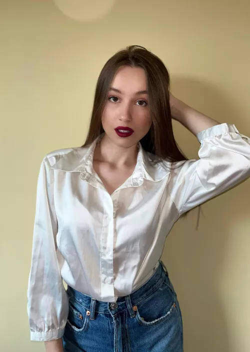 looks like a teacher😄