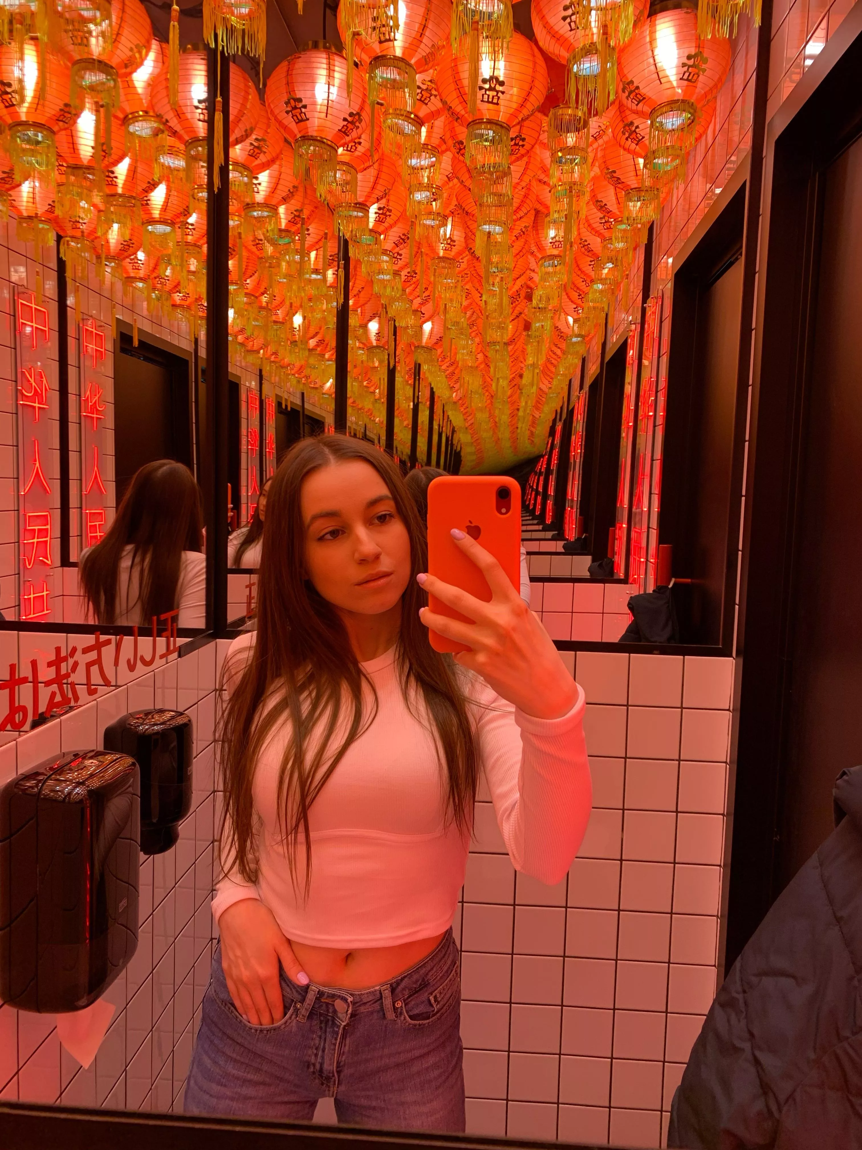 my tummy looks good with this crop top👅👅👅👅