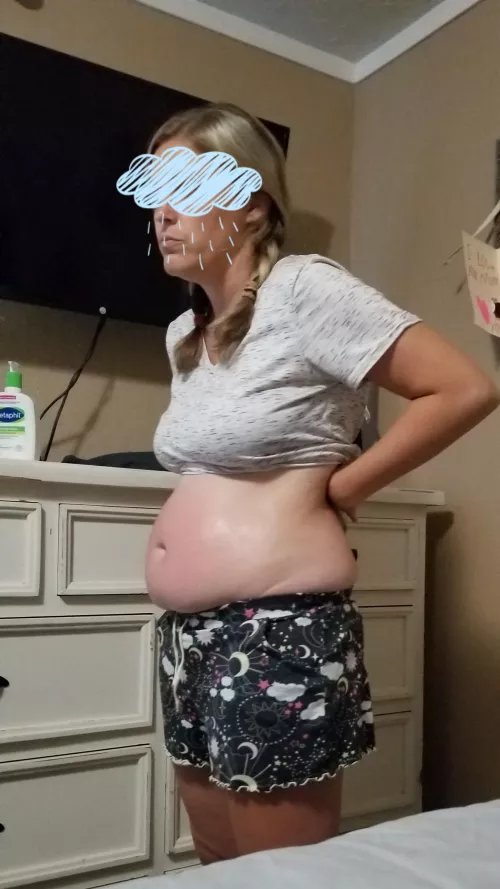 Such a turn on scrolling through and I see my belly with all these other beauties!