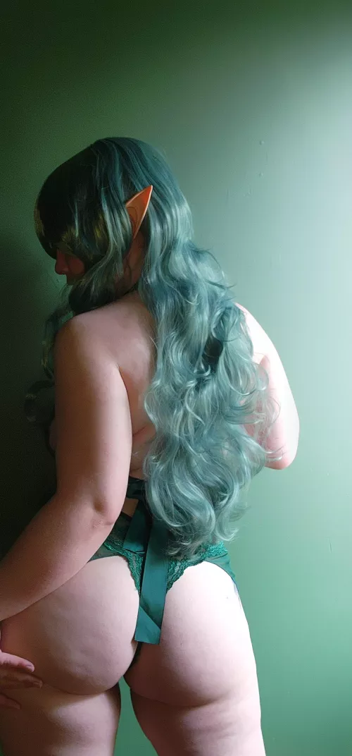 The el[f] ears stay on