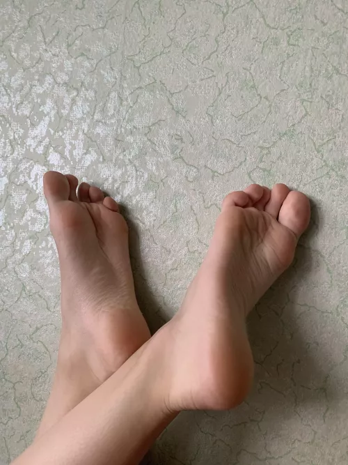 Unlock the secrets between these sexy legs.