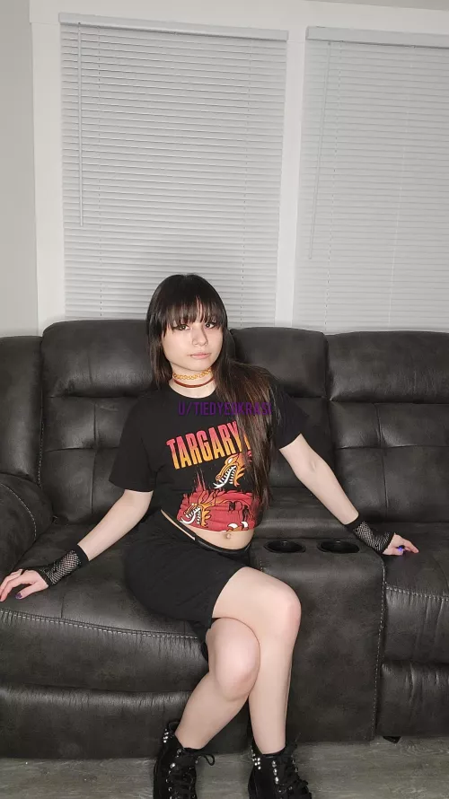 Can you see yourself breeding a Japanese and Chinese mixed Asian on this loveseat?