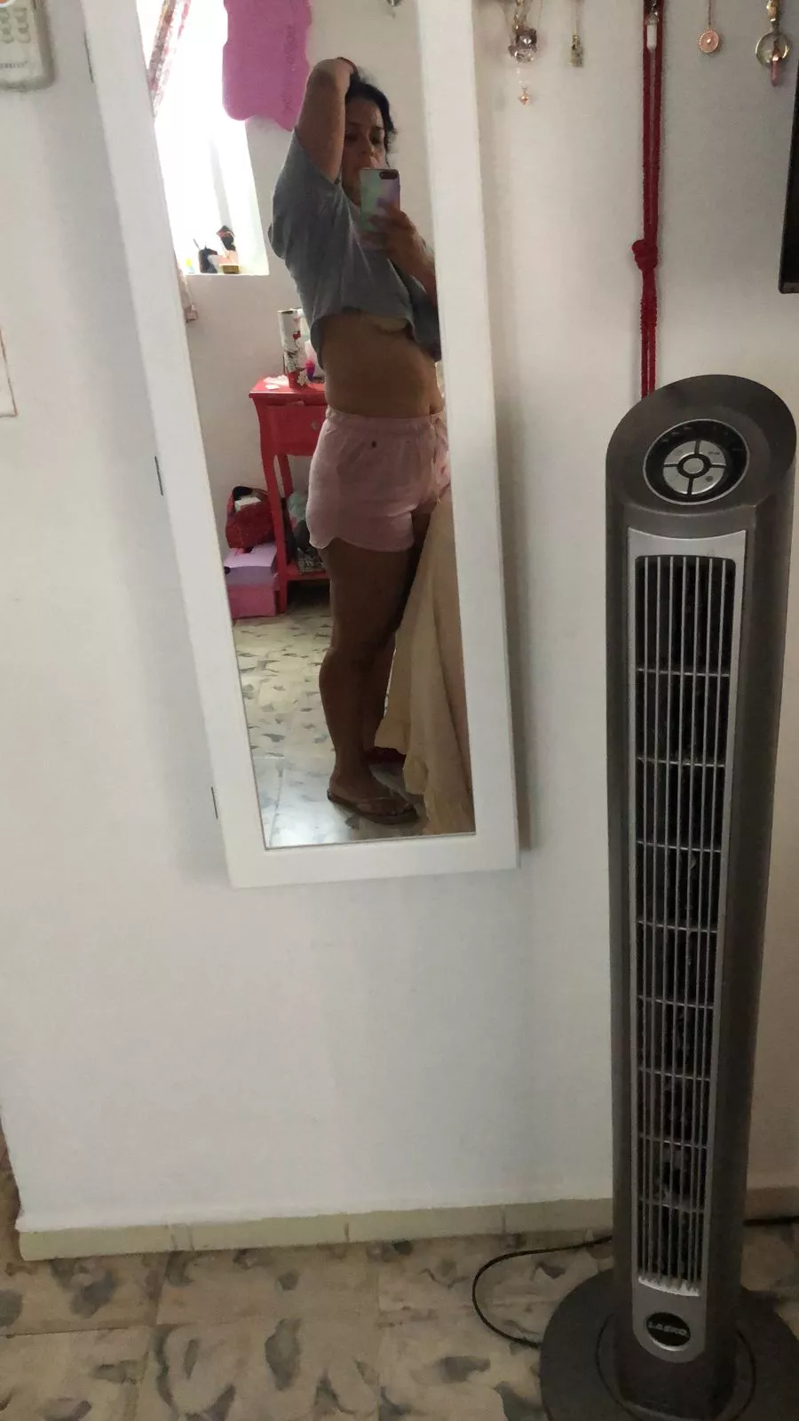 Do you like my sideboob?