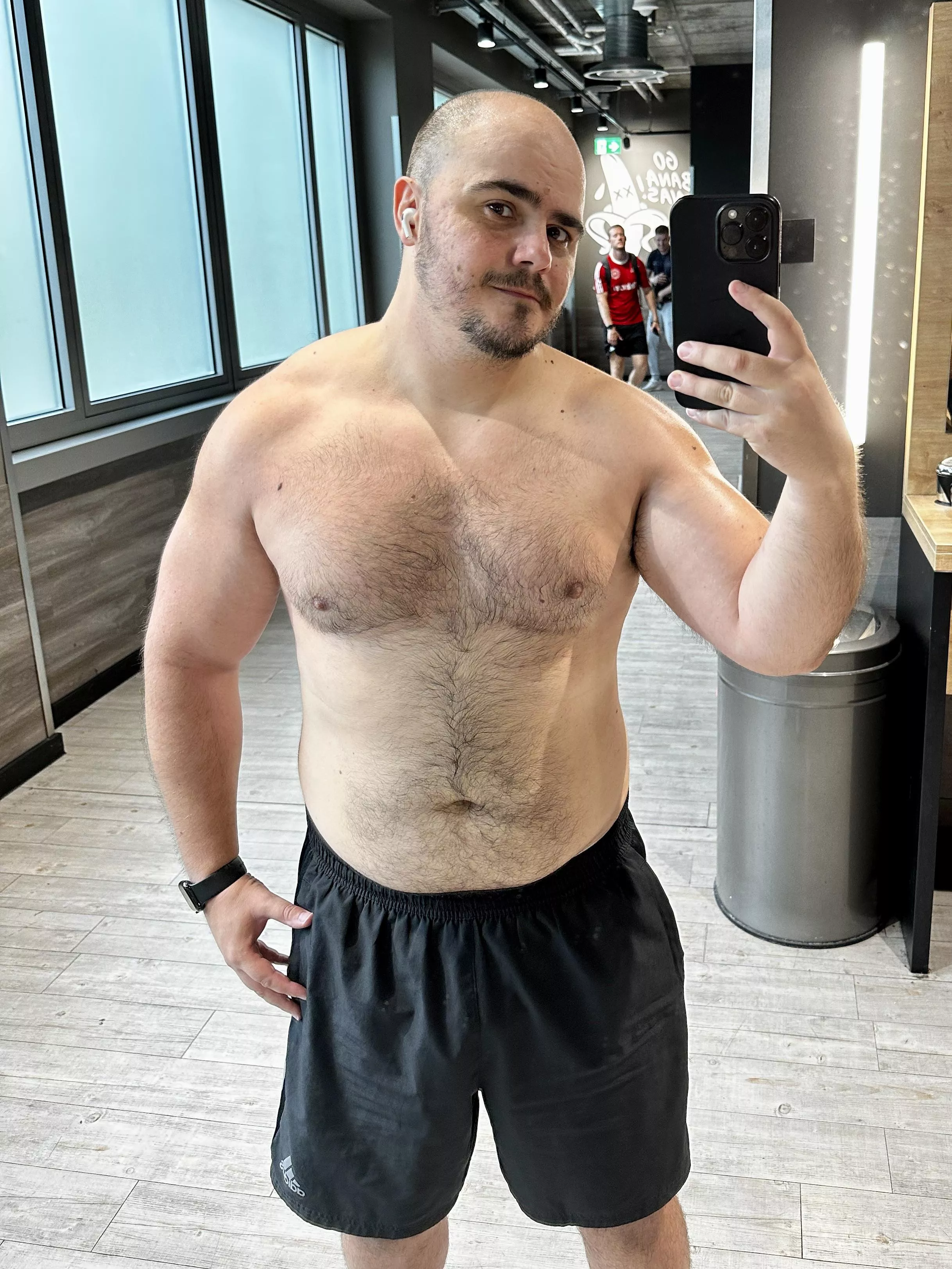 Getting weird looks taking a selfie at the gym (32)