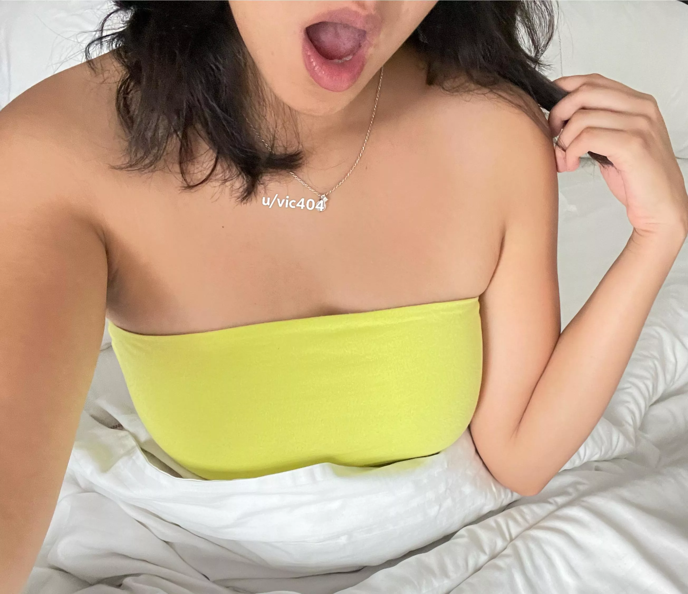 I love this tight top on me :) 18[F]