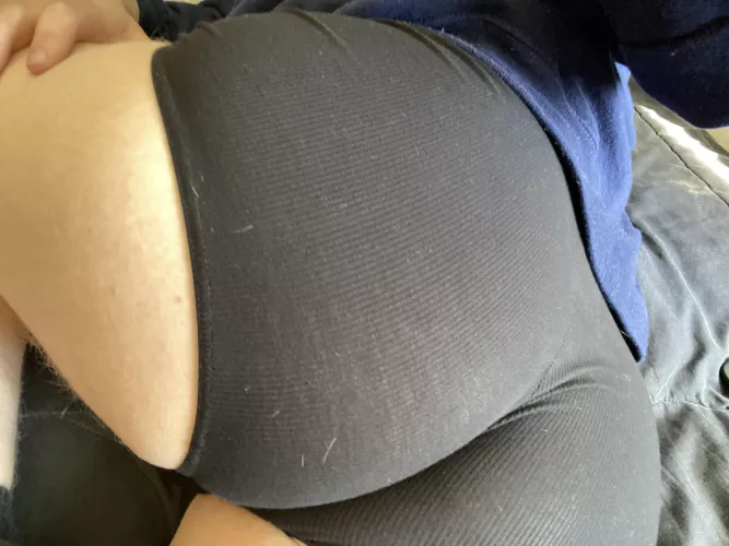 I wonder if theres any femboys out there who dont mind some hair~