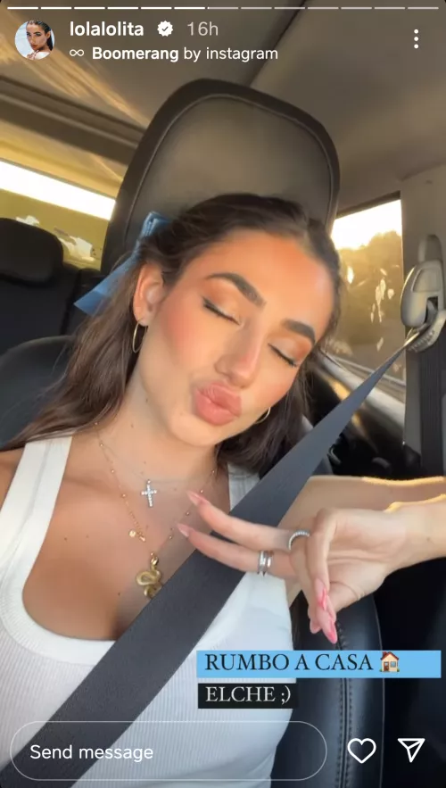 Lola's immaculate pouty face