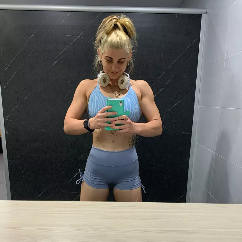 mommy's here, wanna come and be my gym buddy?