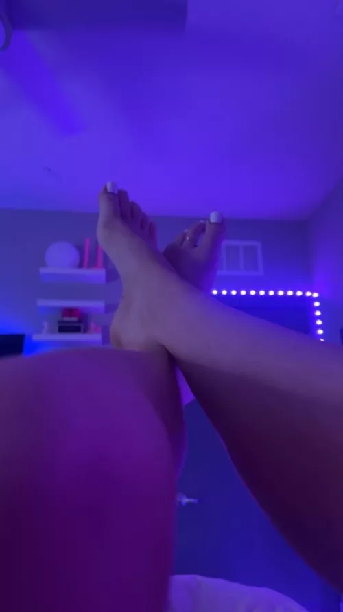 [OC] Just got home from gym, who's gonna clean my smelly feet?
