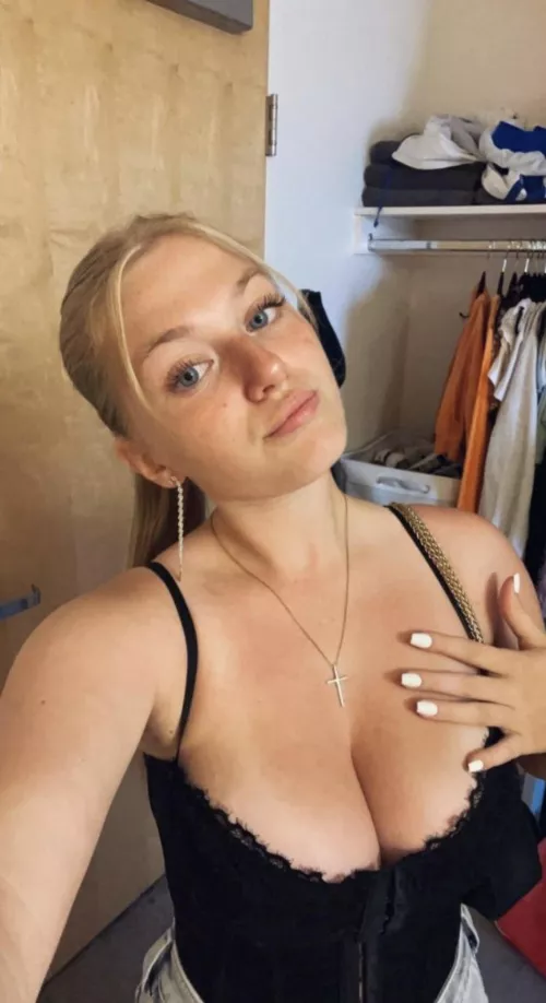 Showing off her new necklace