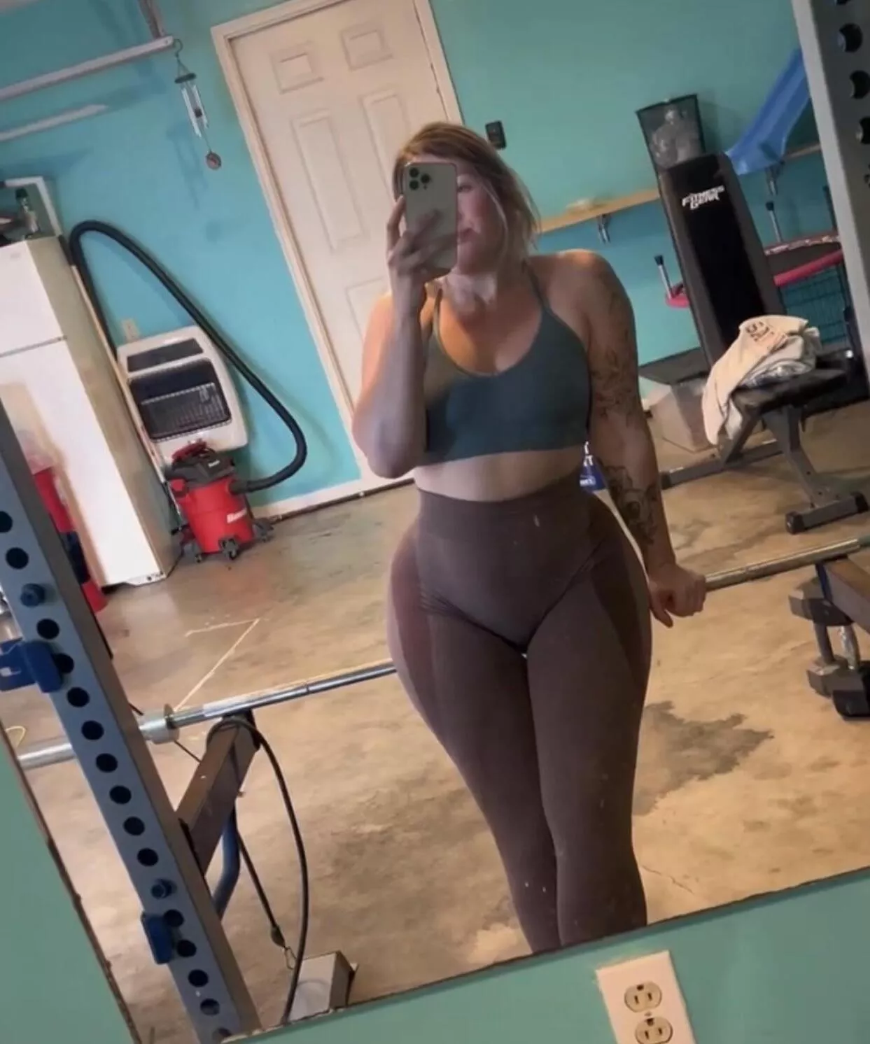 That hour glass shape ive been trying so badly to get has started to appear 😚❤️ (F) dont give up.