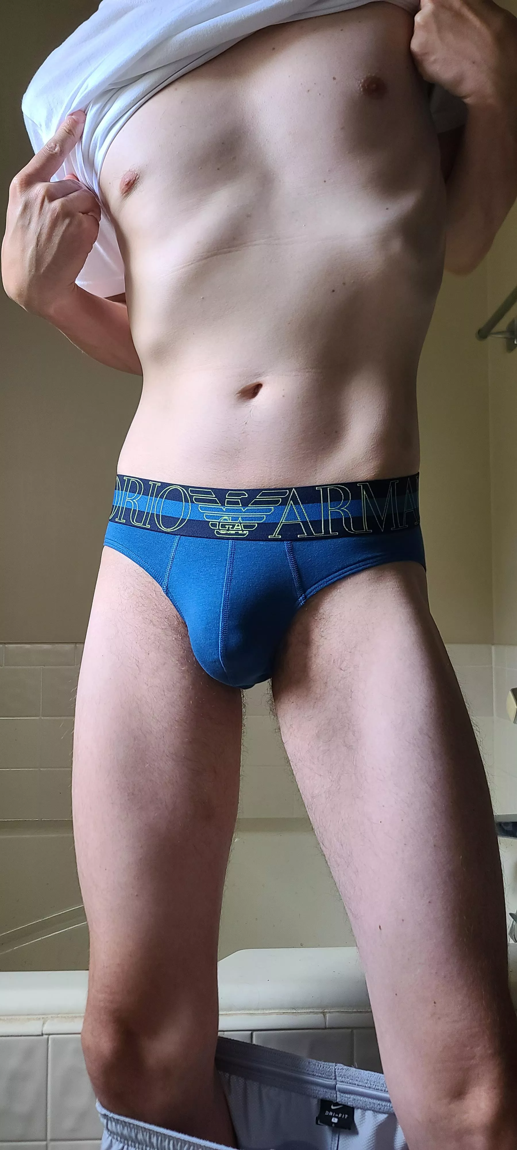 Another skinny guy switching to briefs