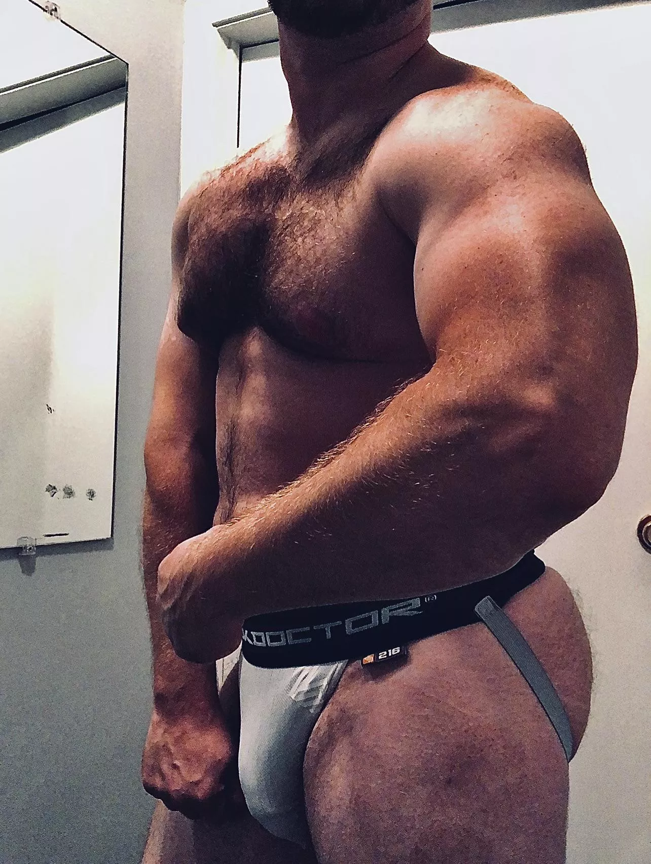 Beefy Hairy Alpha Ape 🦍