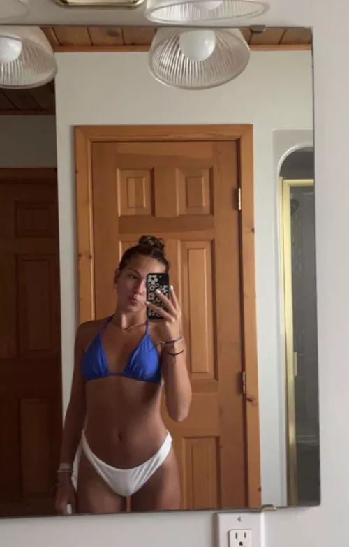 Blonde with a Cameltoe in a Bikini