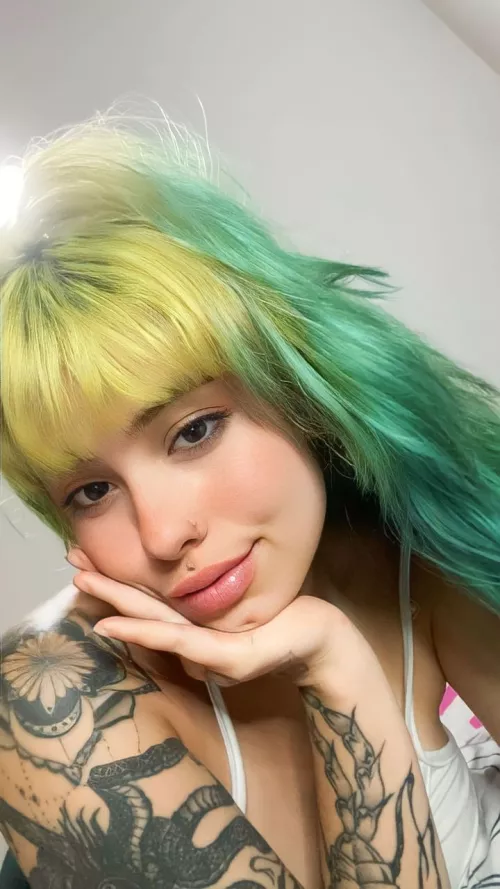 Do I still hot even with messy morning hair?😁