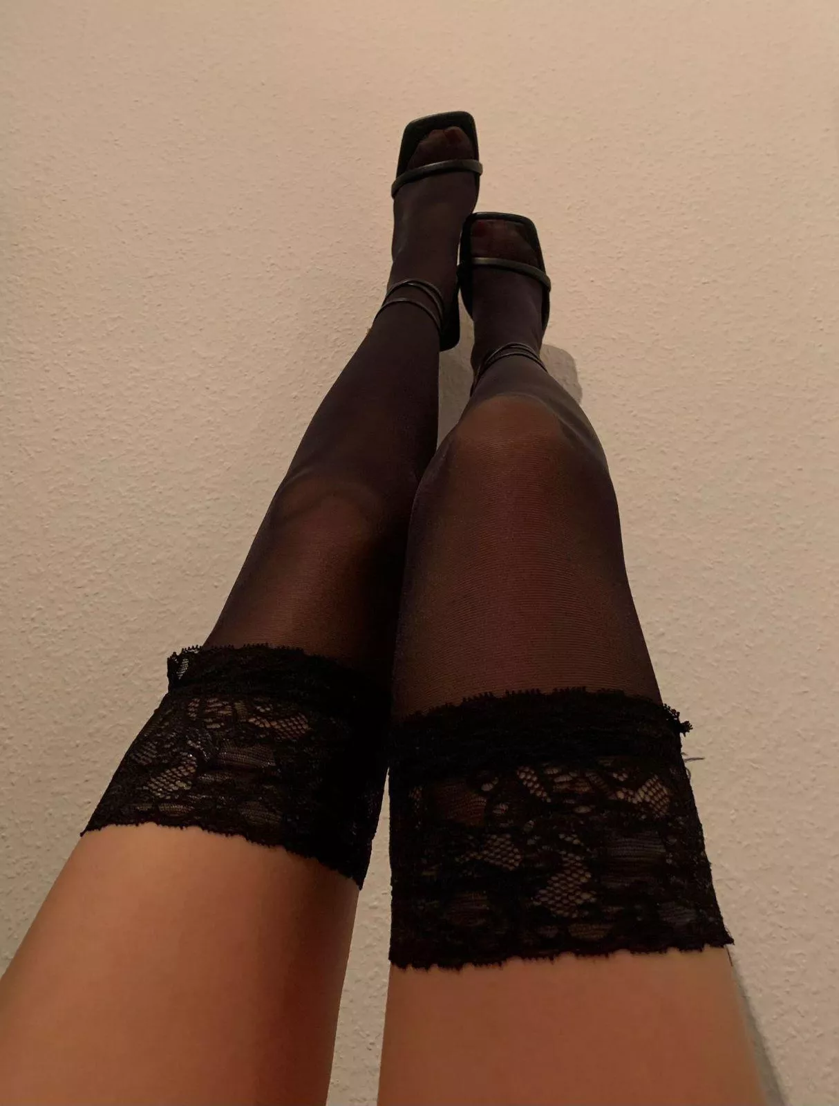 Explore every inch, starting with my heels 😈