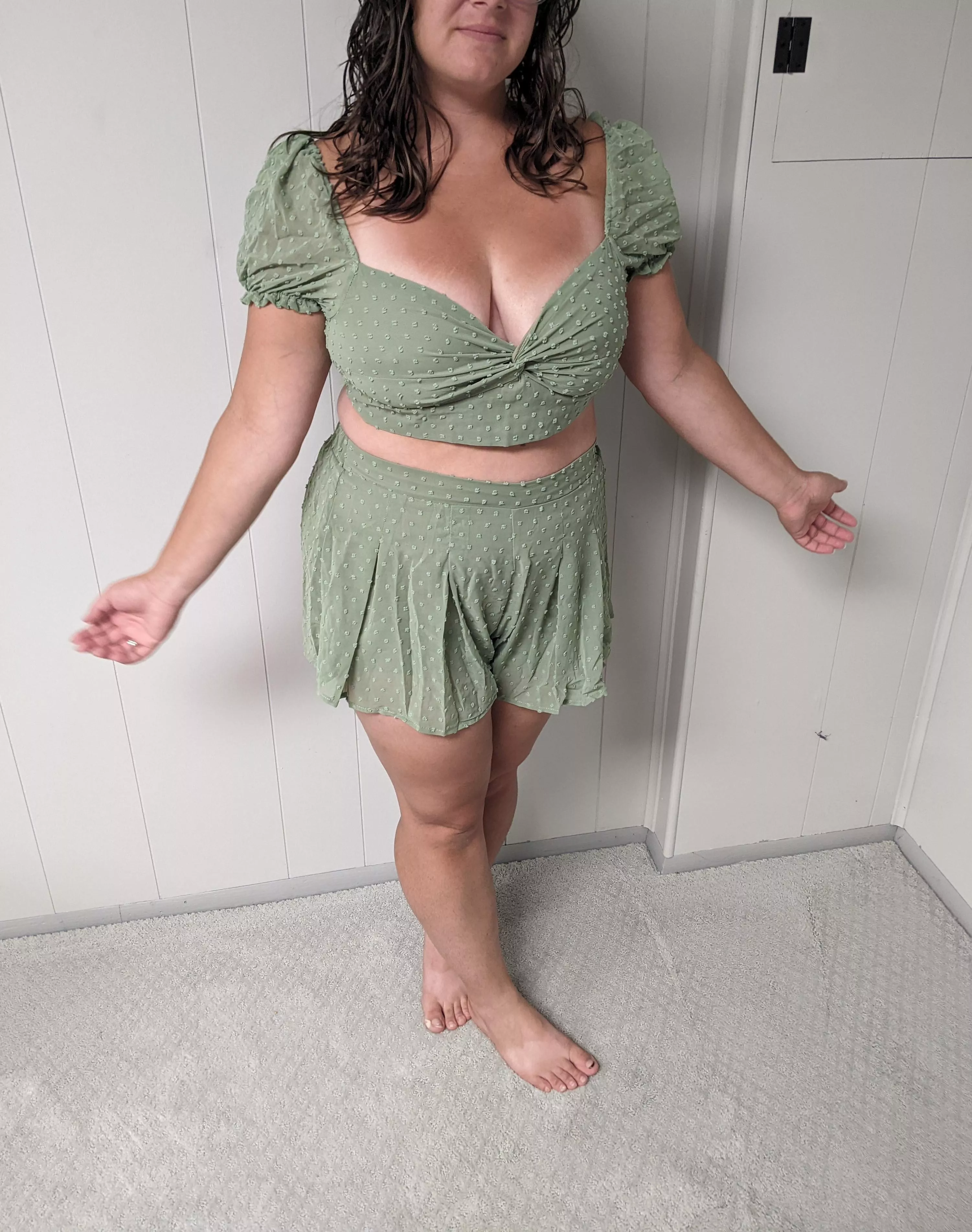 (F)eelin' hella cute in this!