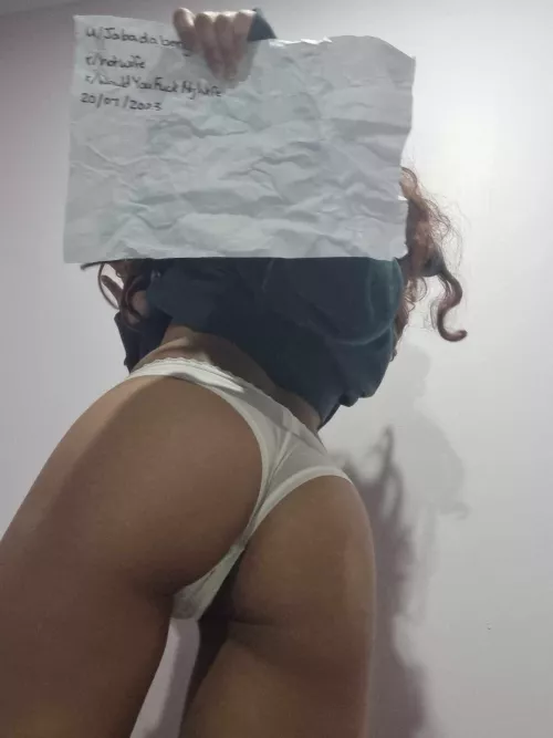 Girlfriend gets bored while I'm at work....dms are open 😈