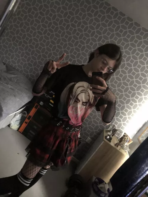 How do we like this fit? 🖤💜🖤